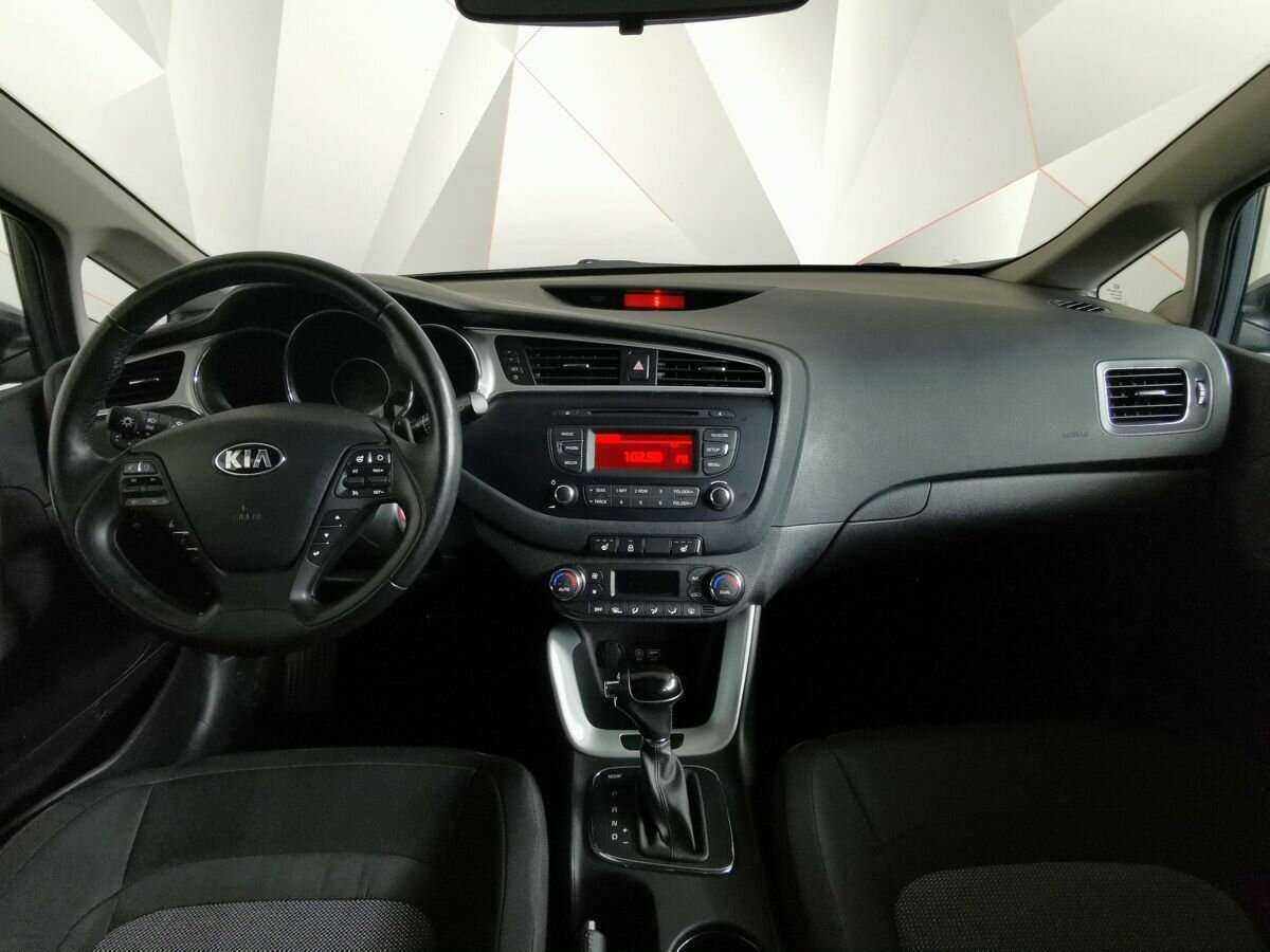 Купить Kia Ceed с пробегом. Фото: #9