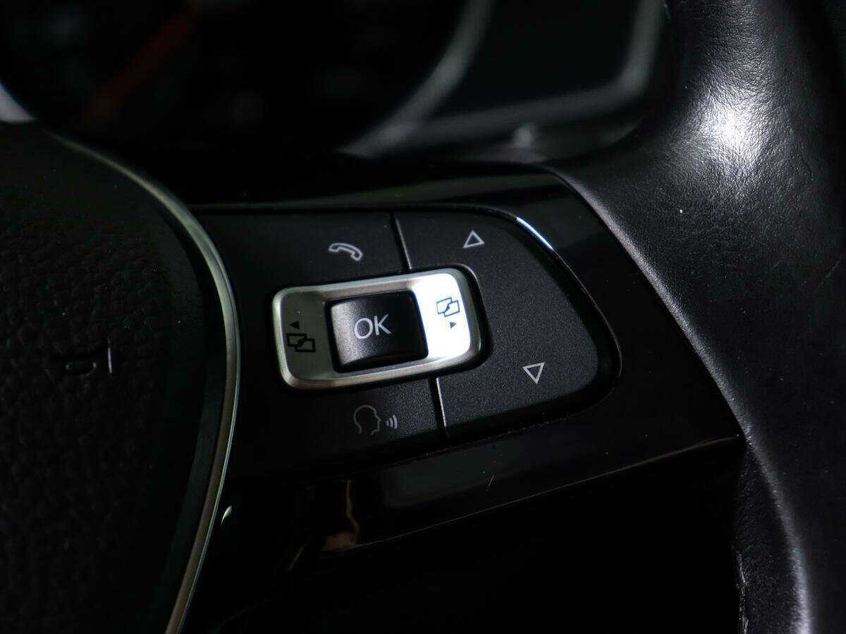 Купить Volkswagen Passat с пробегом. Фото: #16