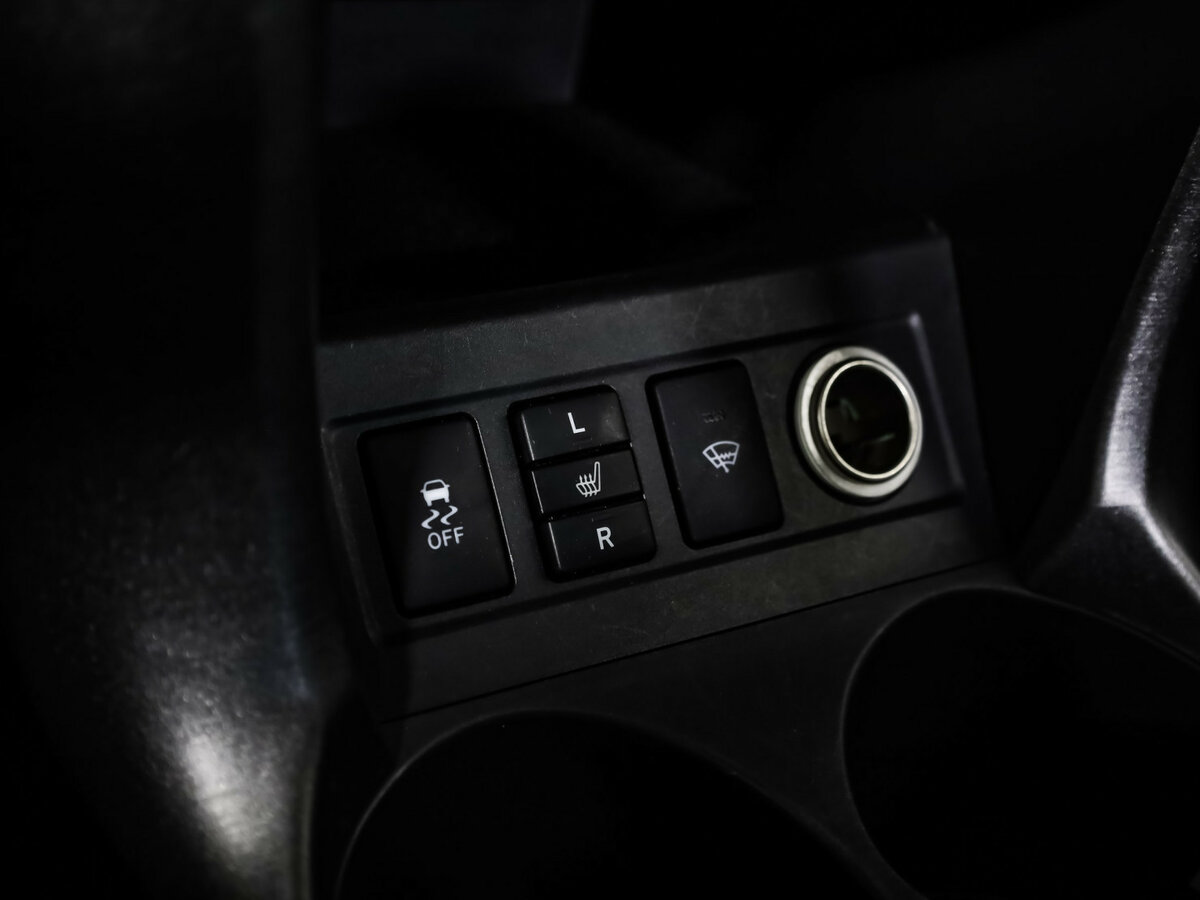 Купить Toyota RAV4 с пробегом. Фото: #14