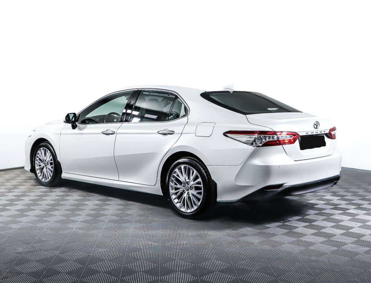 Купить Toyota Camry с пробегом. Фото: #4