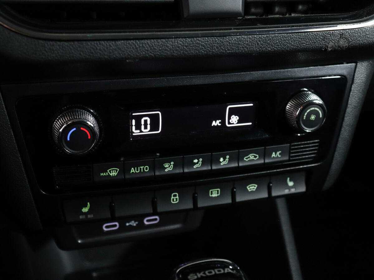 Купить Skoda Rapid с пробегом. Фото: #18