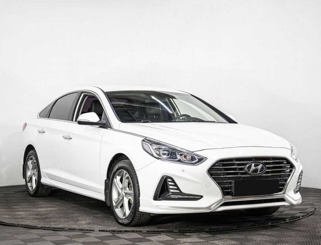 Купить Hyundai Sonata с пробегом. Фото: #2