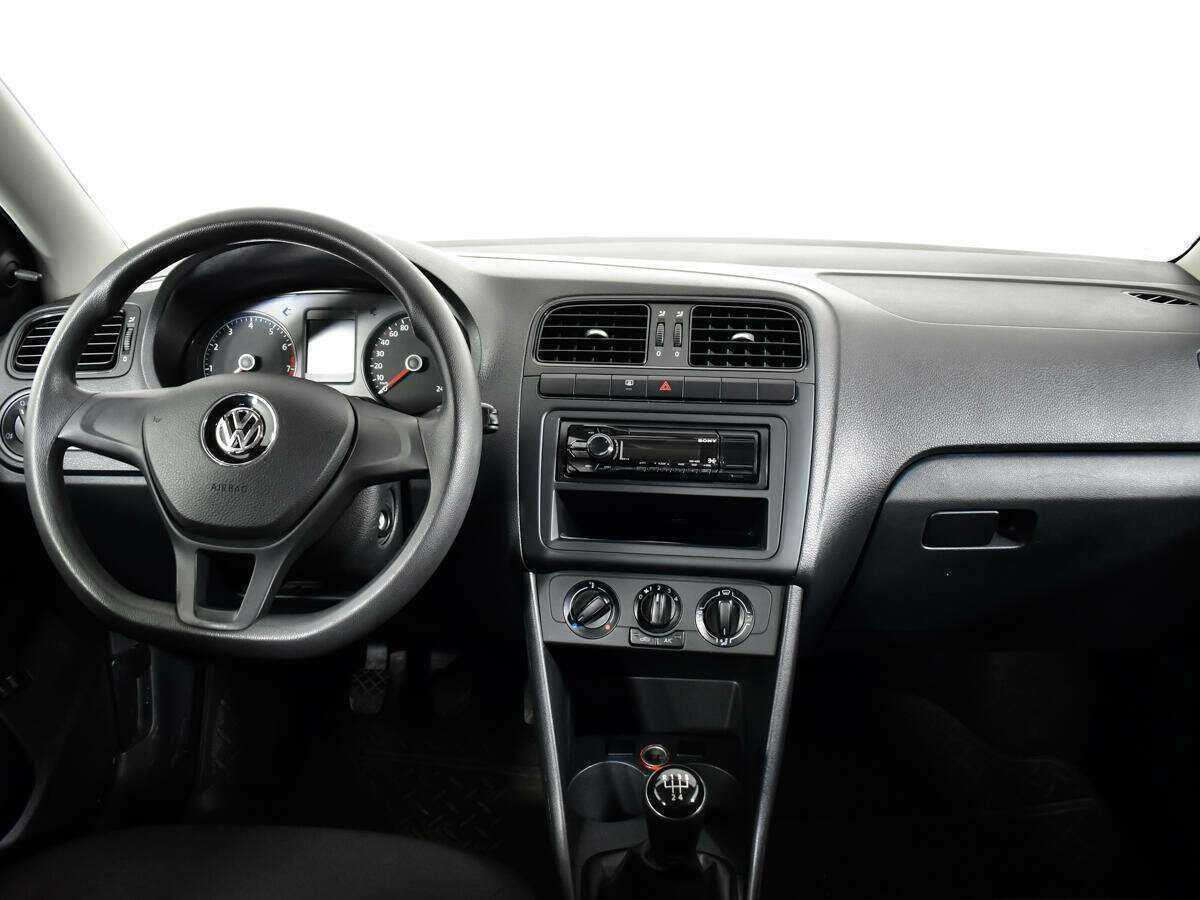 Купить Volkswagen Polo с пробегом. Фото: #11