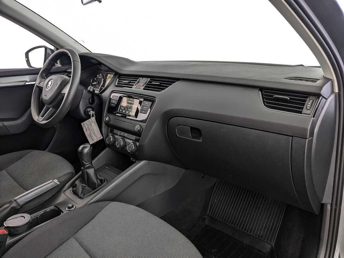 Купить Skoda Octavia с пробегом. Фото: #8