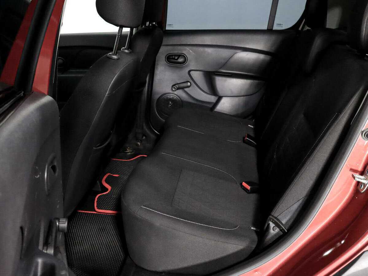 Купить Renault Sandero с пробегом. Фото: #9