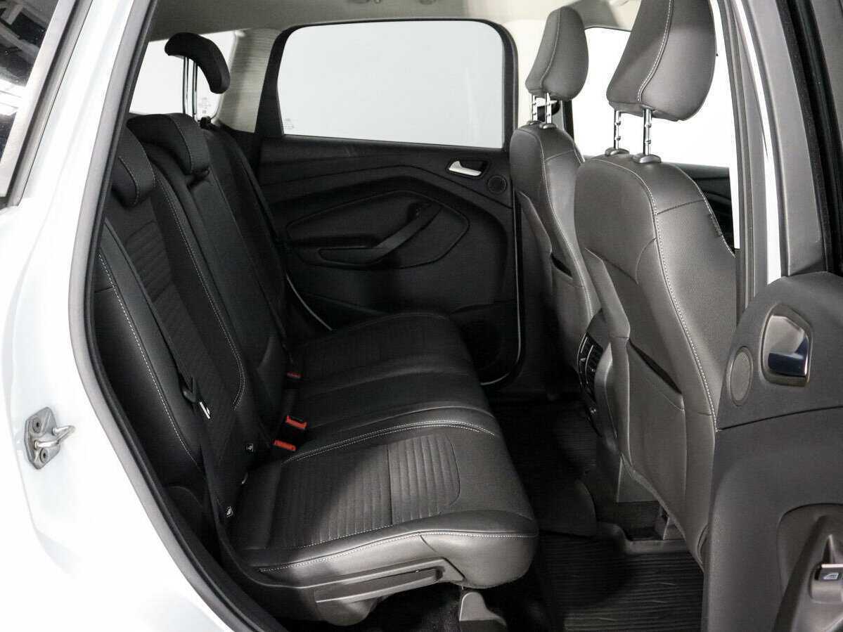 Купить Ford Kuga с пробегом. Фото: #9