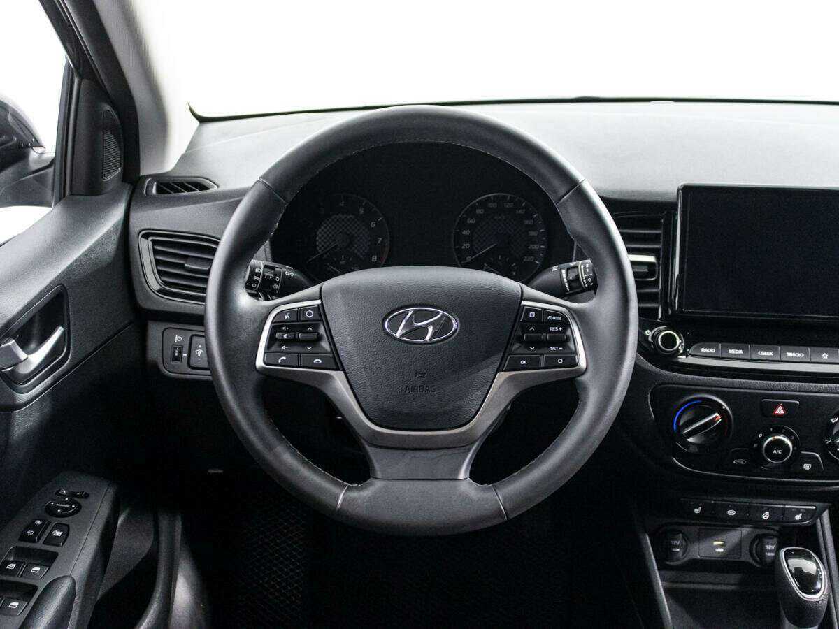 Купить Hyundai Solaris с пробегом. Фото: #17
