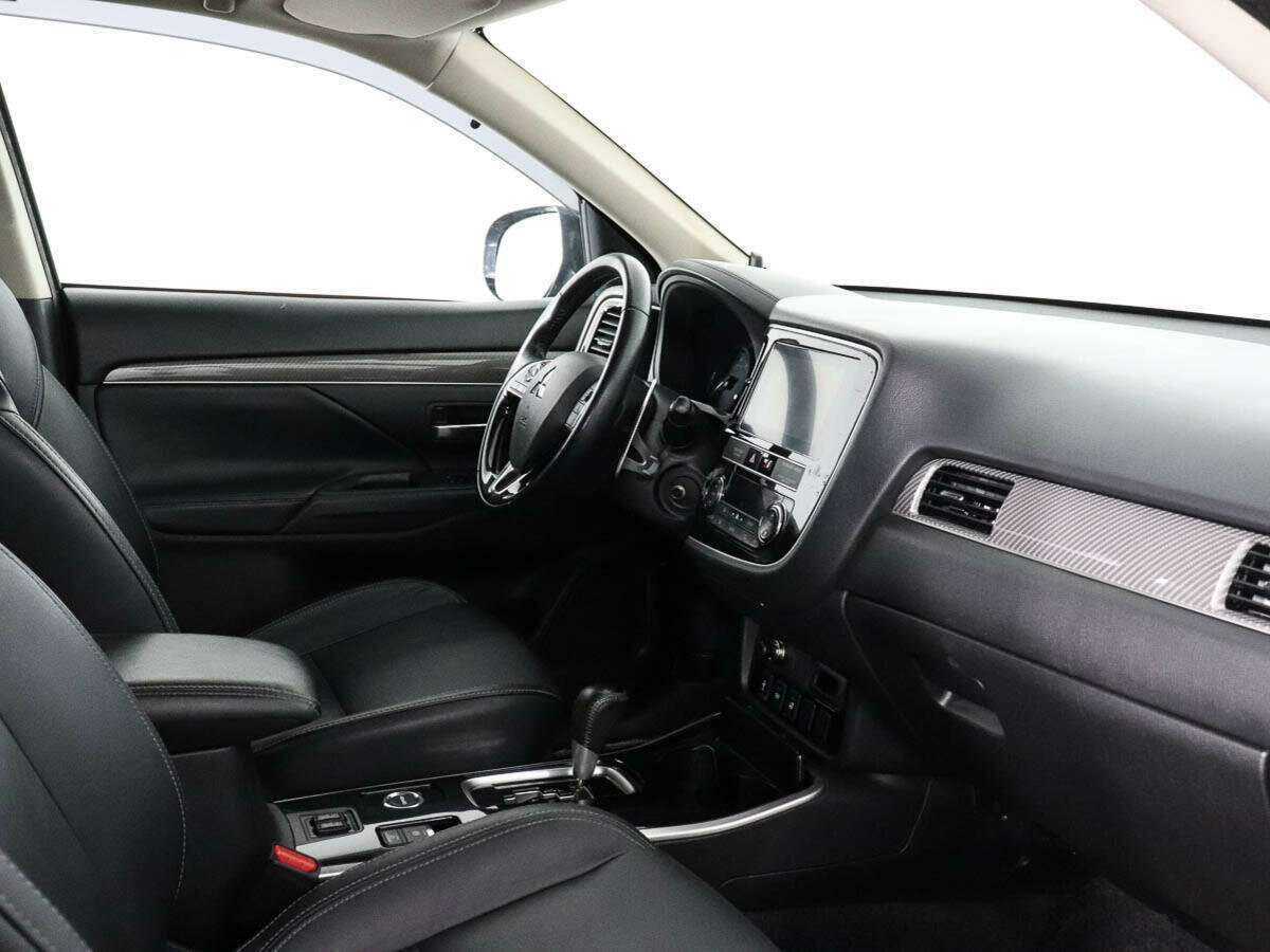 Купить Mitsubishi Outlander с пробегом. Фото: #6