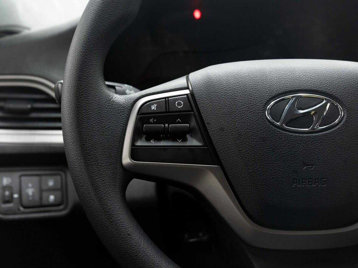 Купить Hyundai Solaris с пробегом. Фото: #14