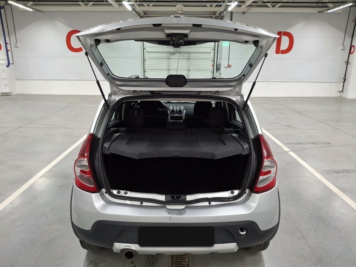 Купить Renault Sandero с пробегом. Фото: #9