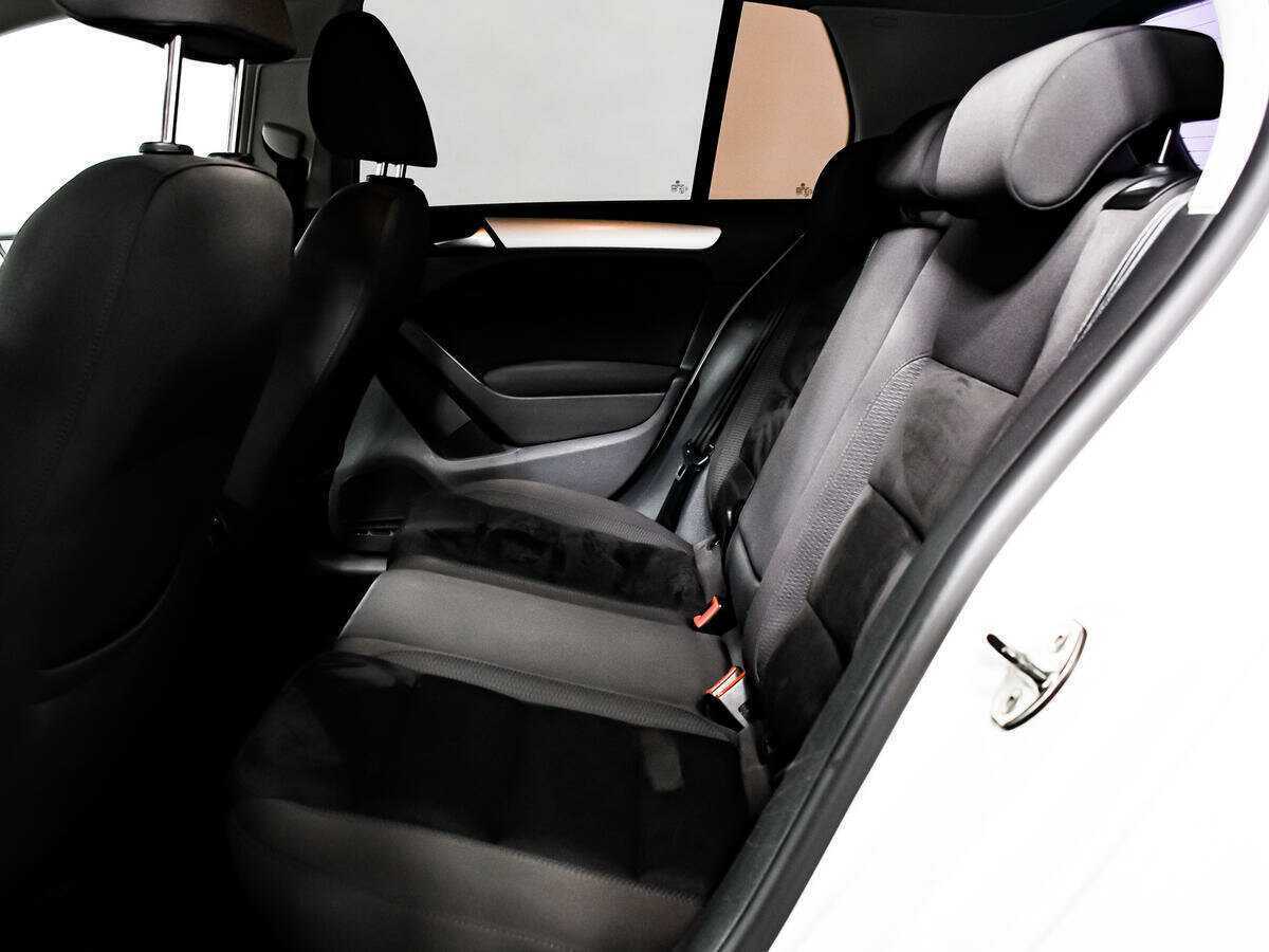 Купить Volkswagen Golf с пробегом. Фото: #11