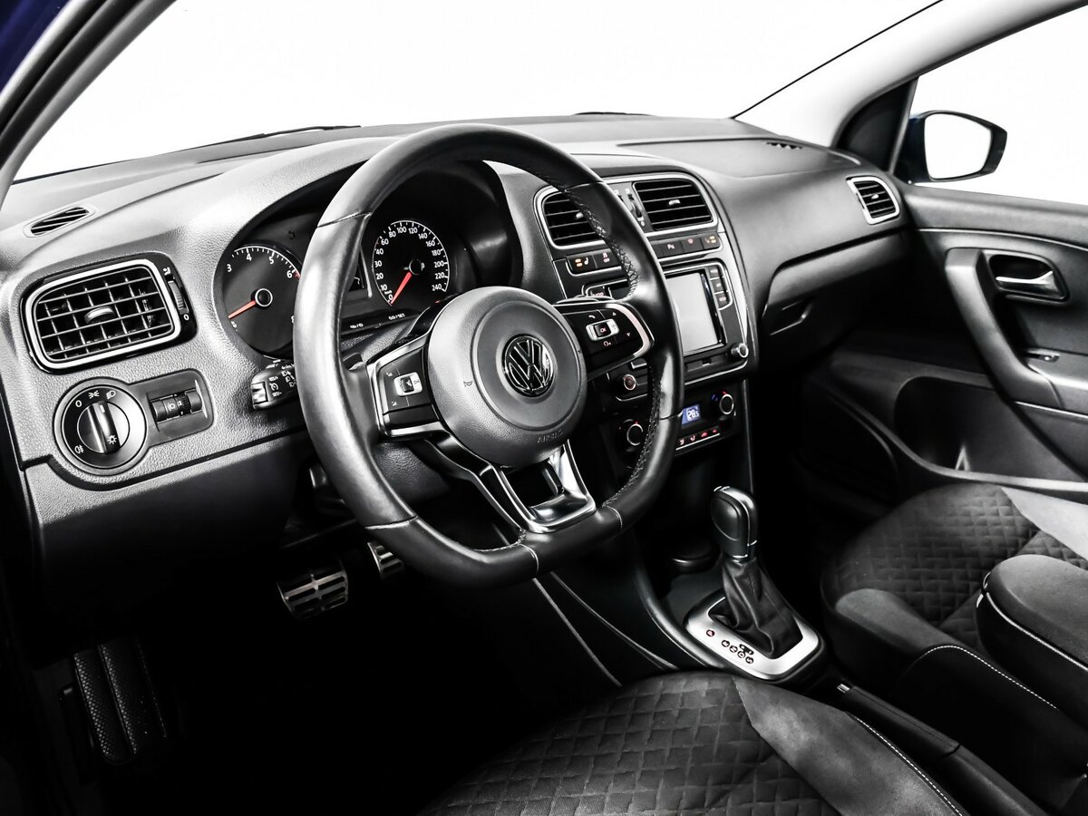 Купить Volkswagen Polo с пробегом. Фото: #10