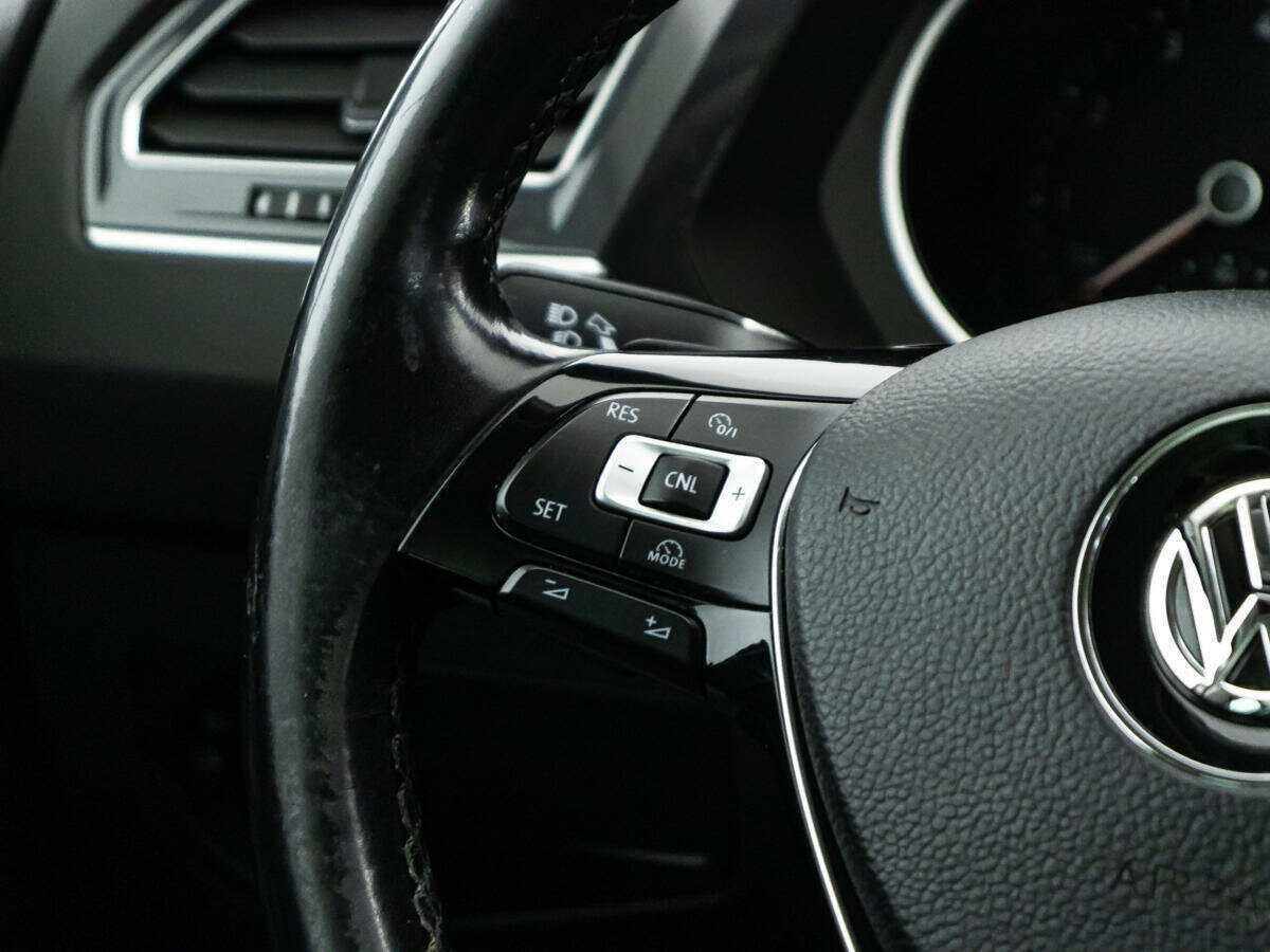 Купить Volkswagen Tiguan с пробегом. Фото: #18