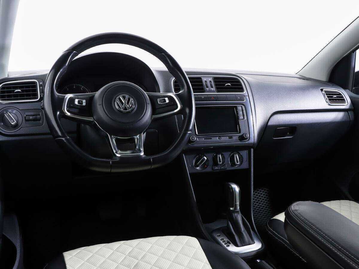 Купить Volkswagen Polo с пробегом. Фото: #10