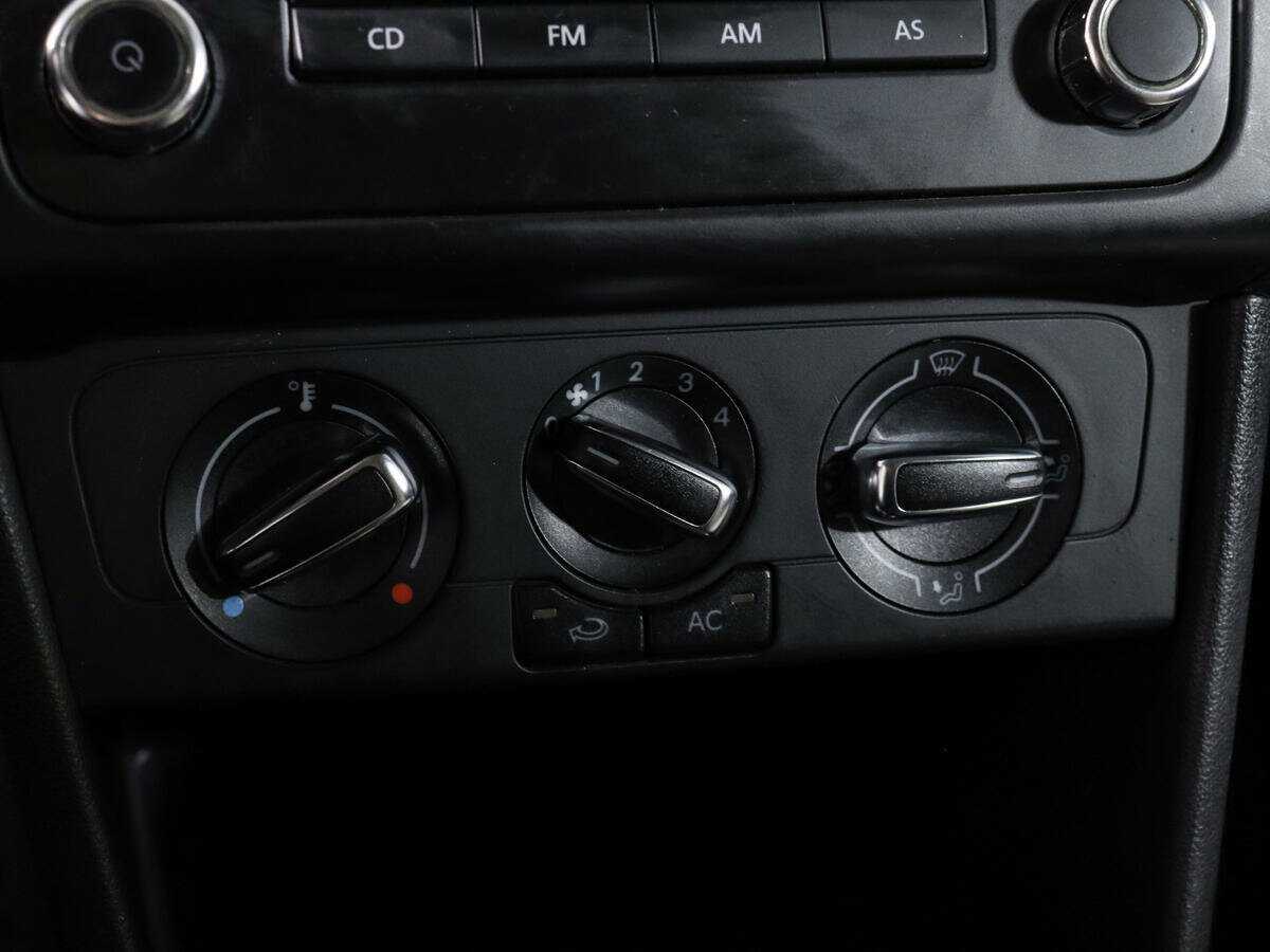 Купить Volkswagen Polo с пробегом. Фото: #15