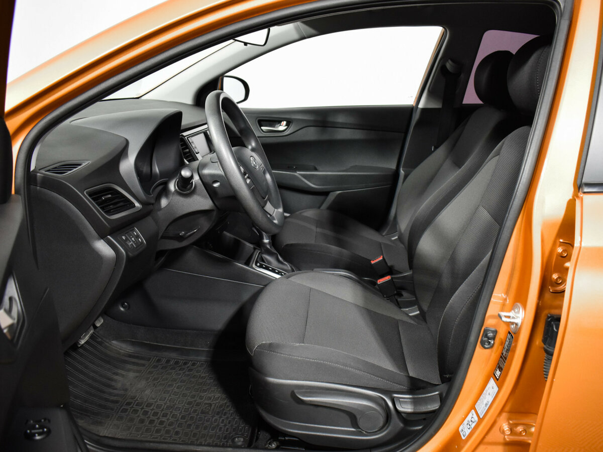 Купить Hyundai Solaris с пробегом. Фото: #9