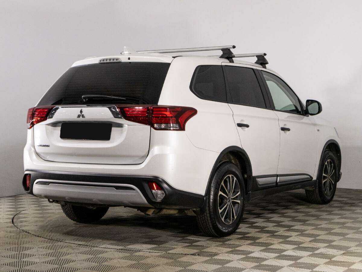 Купить Mitsubishi Outlander с пробегом. Фото: #4