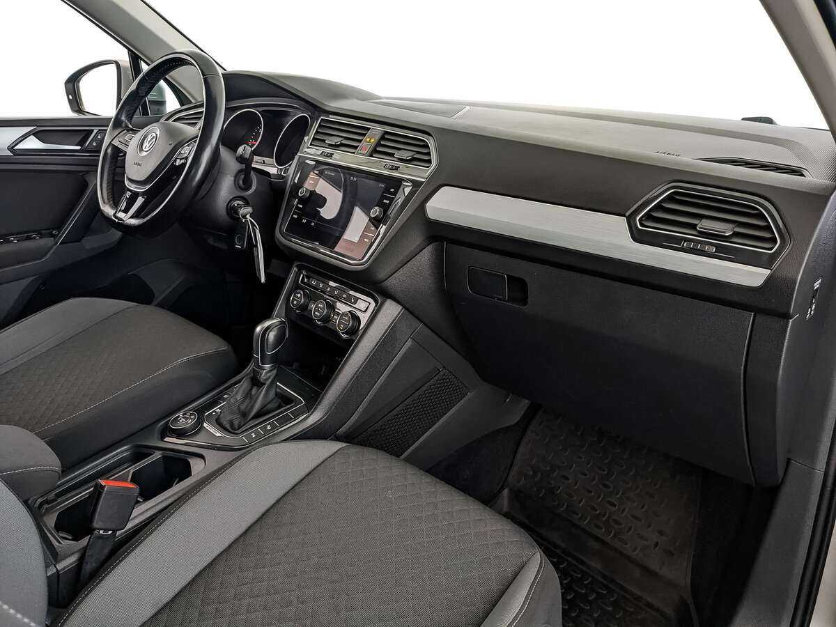 Купить Volkswagen Tiguan с пробегом. Фото: #8