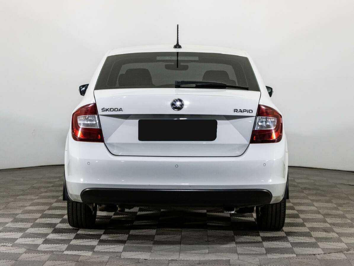 Купить Skoda Rapid с пробегом. Фото: #4