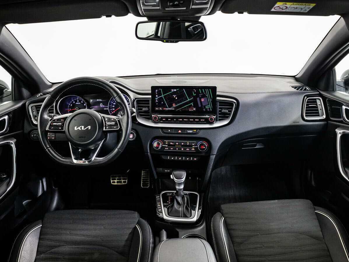 Купить Kia Ceed с пробегом. Фото: #12