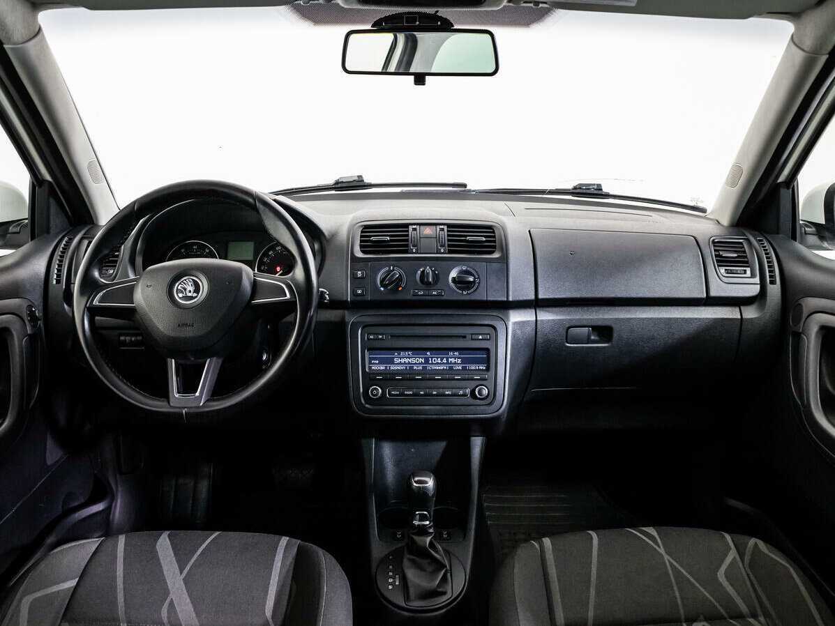 Купить Skoda Fabia с пробегом. Фото: #12