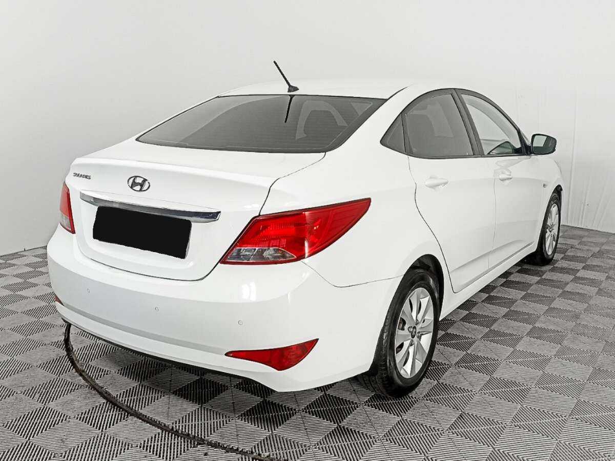 Купить Hyundai Solaris с пробегом. Фото: #4