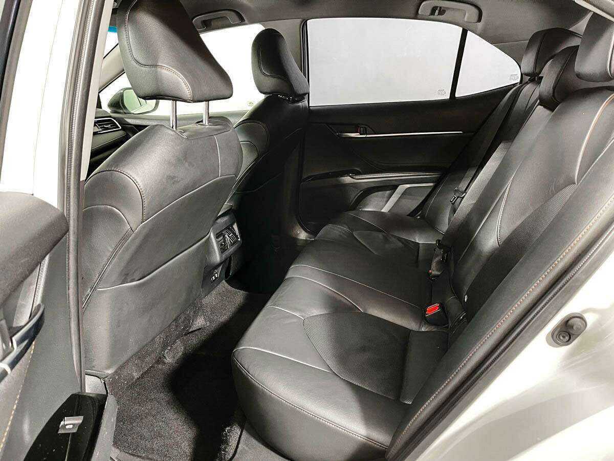 Купить Toyota Camry с пробегом. Фото: #9