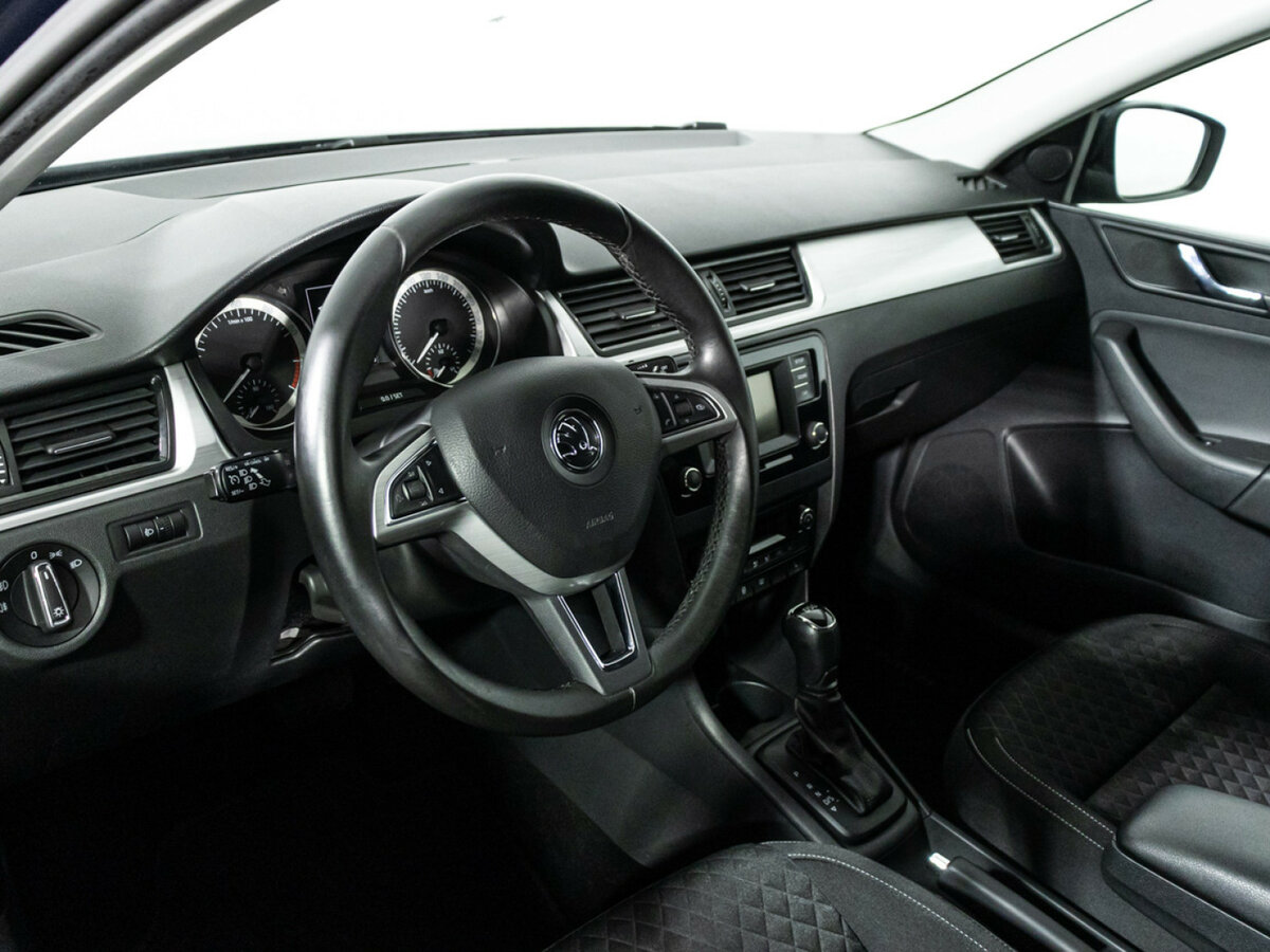 Купить Skoda Rapid с пробегом. Фото: #10