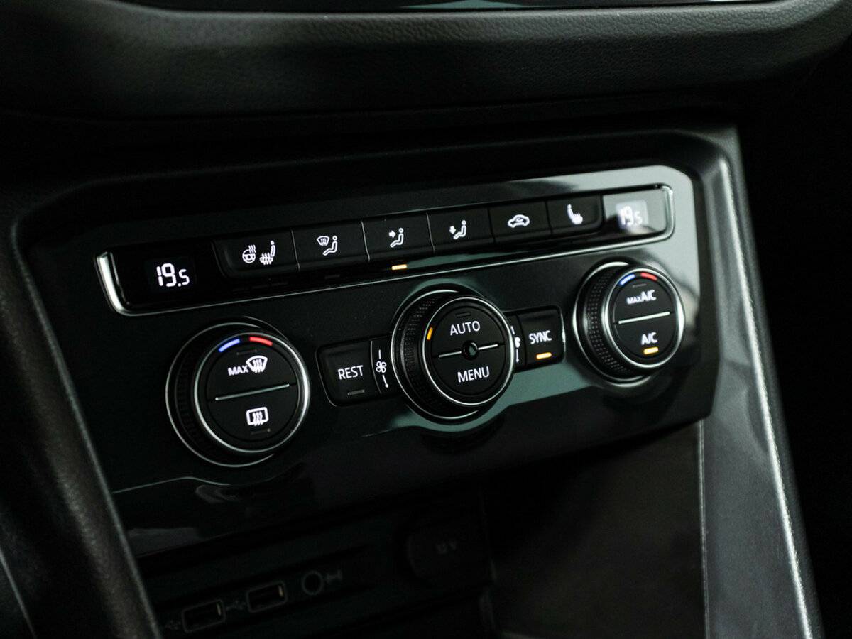 Купить Volkswagen Tiguan с пробегом. Фото: #16