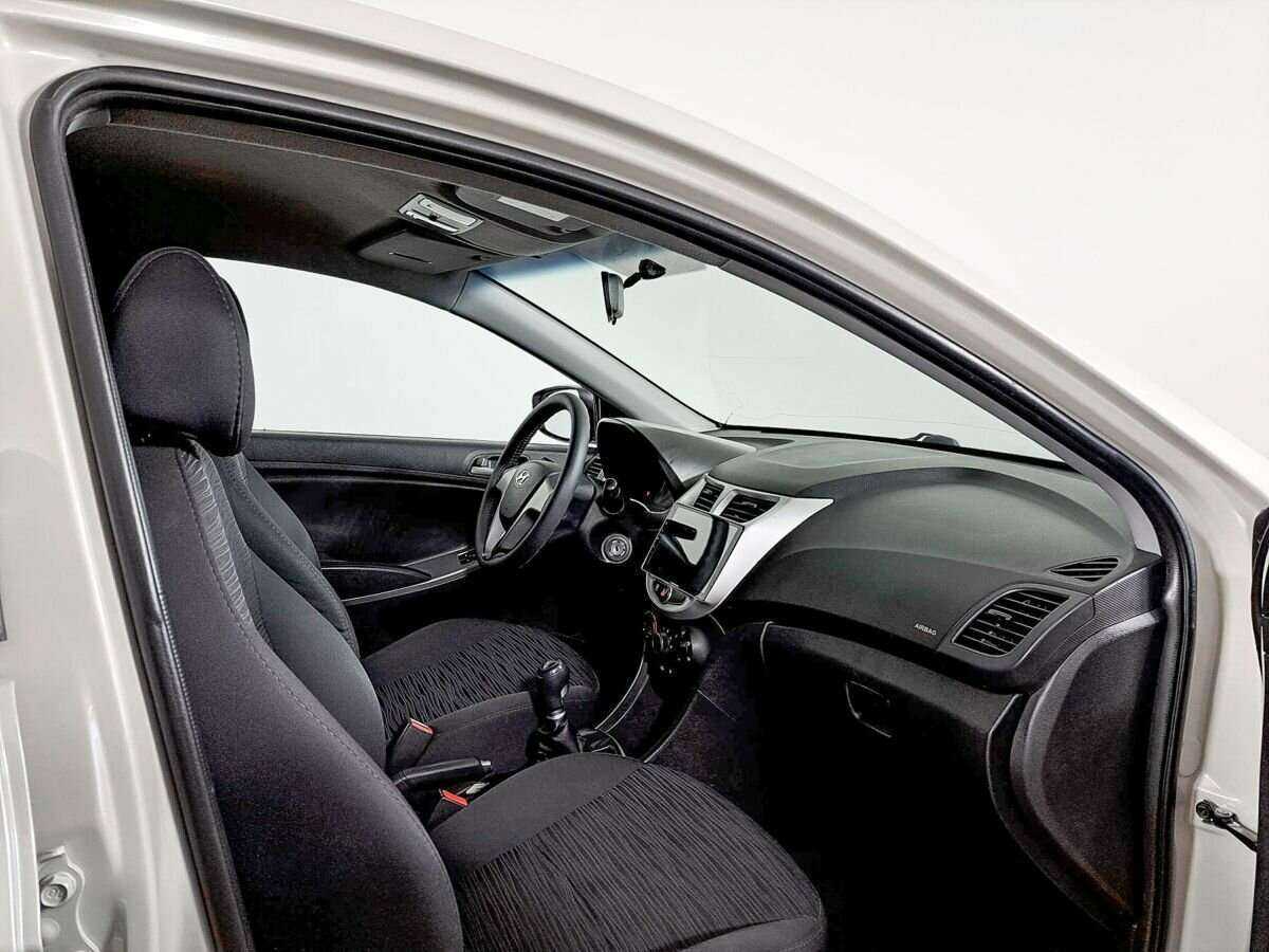 Купить Hyundai Solaris с пробегом. Фото: #5