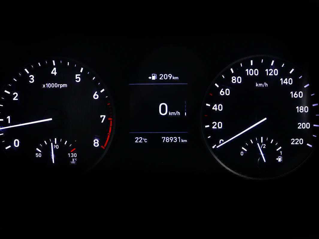 Купить Hyundai Solaris с пробегом. Фото: #9