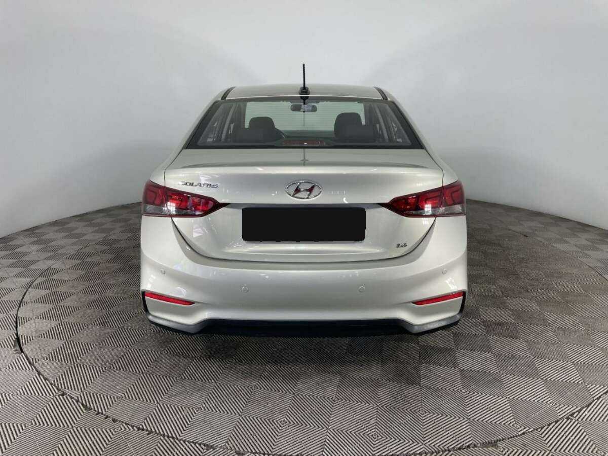 Купить Hyundai Solaris с пробегом. Фото: #2