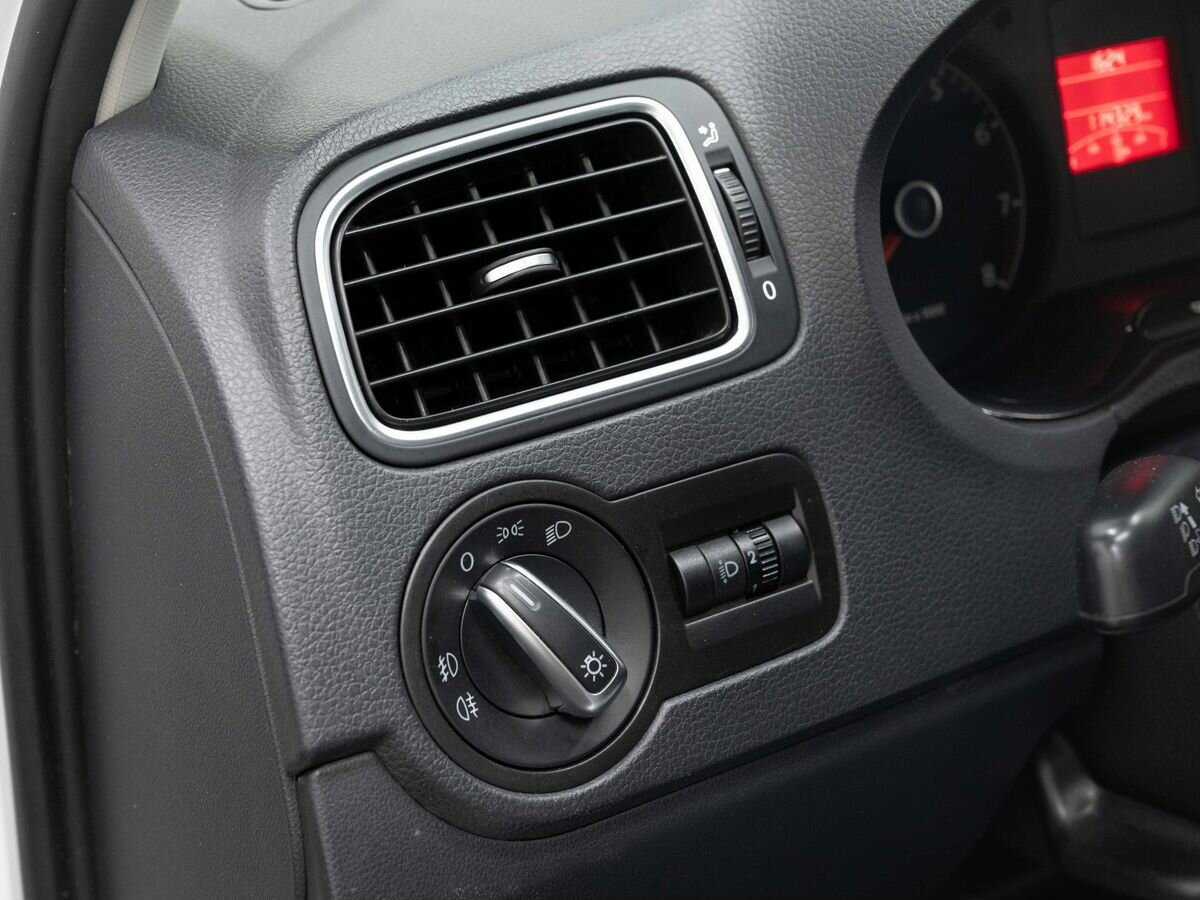 Купить Volkswagen Polo с пробегом. Фото: #16