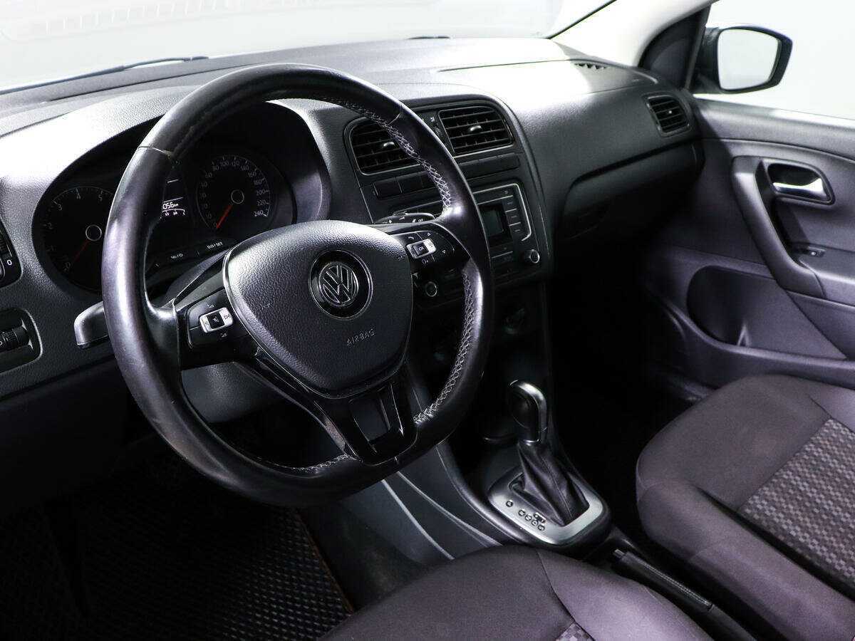 Купить Volkswagen Polo с пробегом. Фото: #11