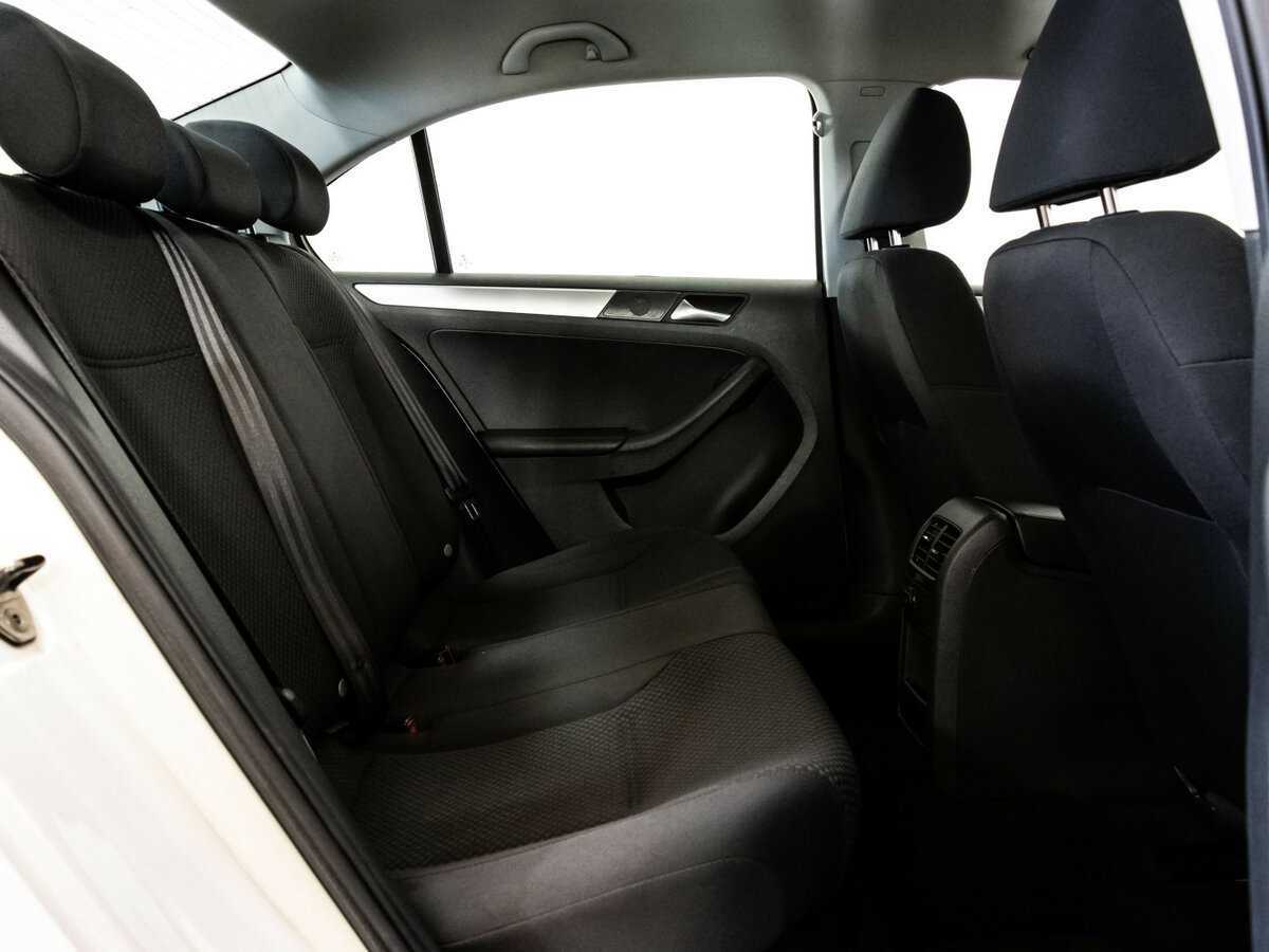 Купить Volkswagen Jetta с пробегом. Фото: #13