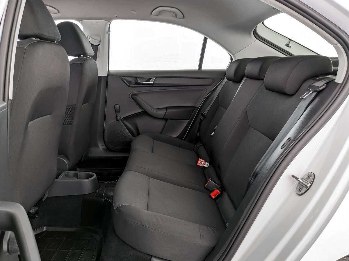 Купить Skoda Rapid с пробегом. Фото: #11