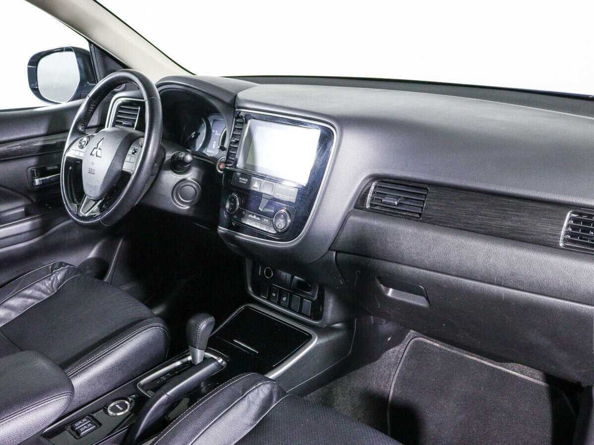 Купить Mitsubishi Outlander с пробегом. Фото: #7