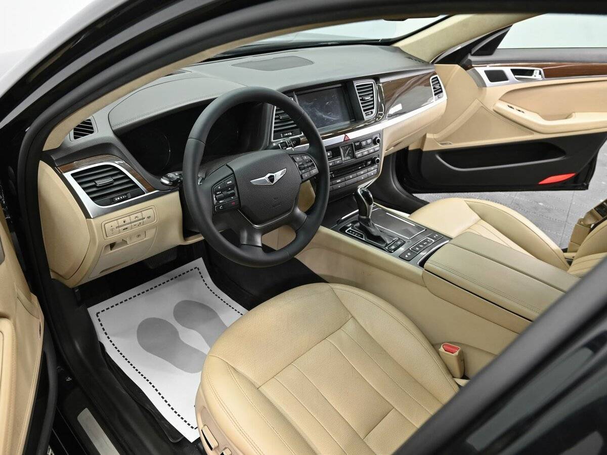 Купить Hyundai Genesis с пробегом. Фото: #7