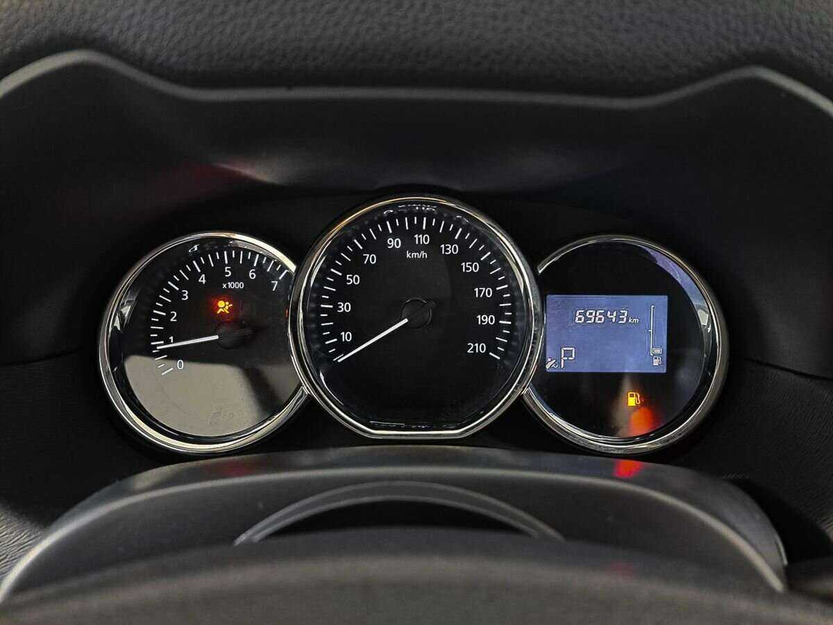 Купить Nissan Terrano с пробегом. Фото: #11