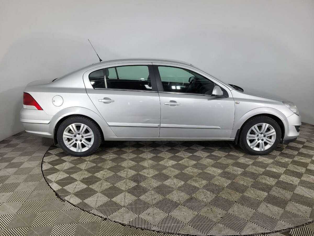 Купить Opel Astra с пробегом. Фото: #3