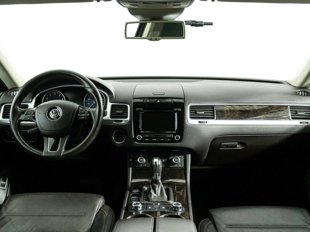 Купить Volkswagen Touareg с пробегом. Фото: #12