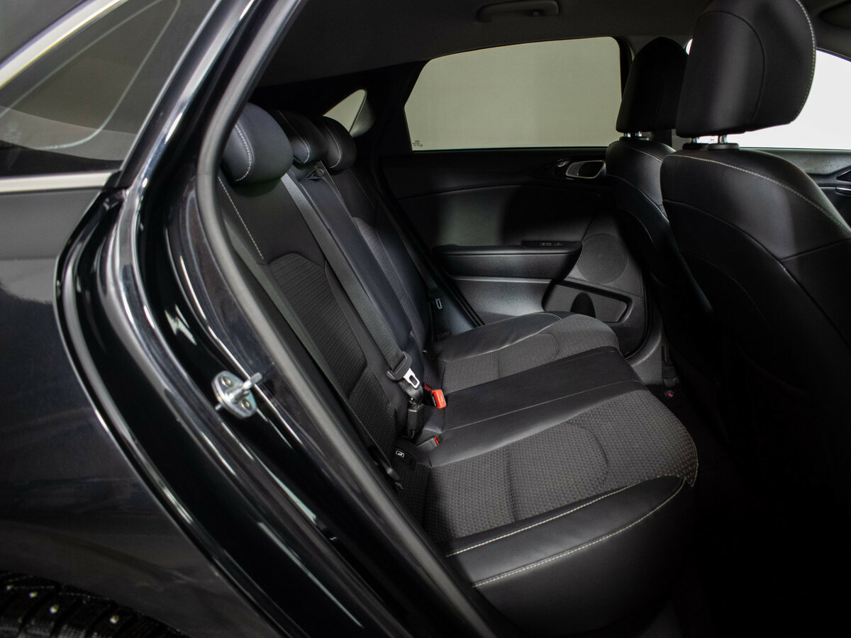 Купить Kia Ceed с пробегом. Фото: #8
