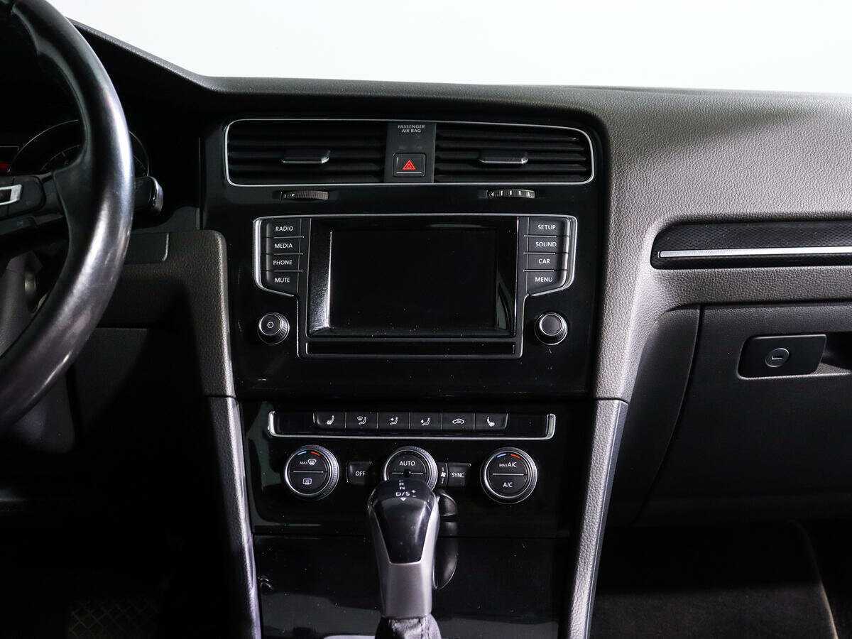 Купить Volkswagen Golf с пробегом. Фото: #10