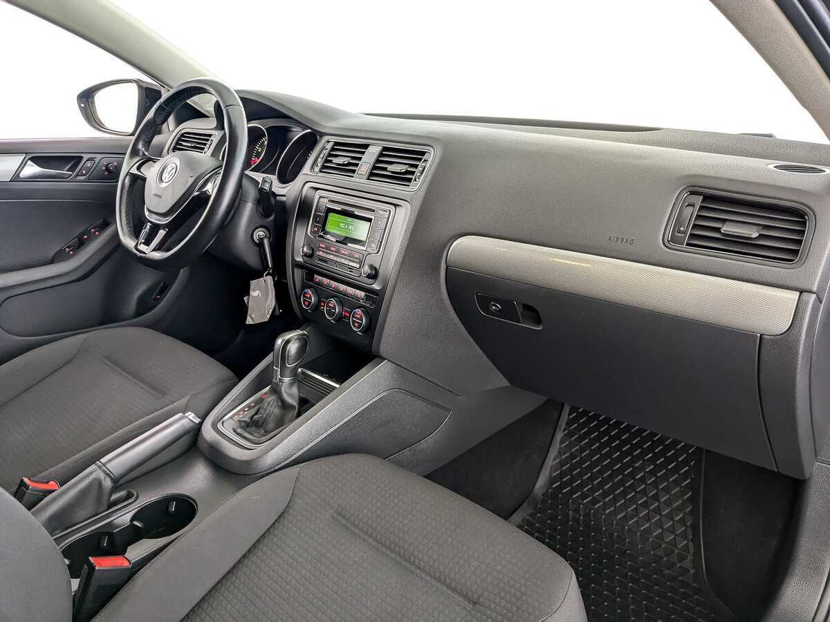 Купить Volkswagen Jetta с пробегом. Фото: #8