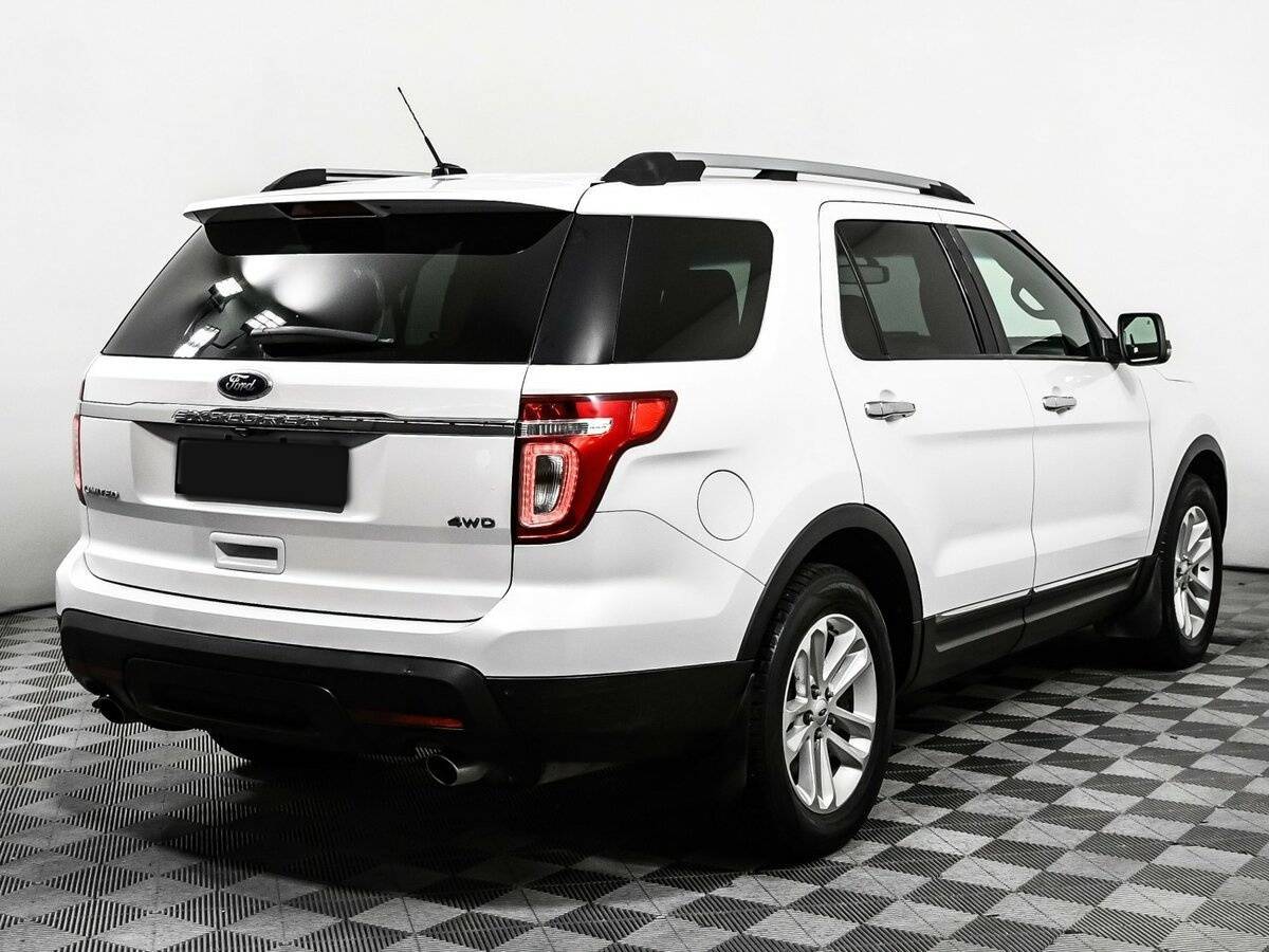 Купить Ford Explorer с пробегом. Фото: #4