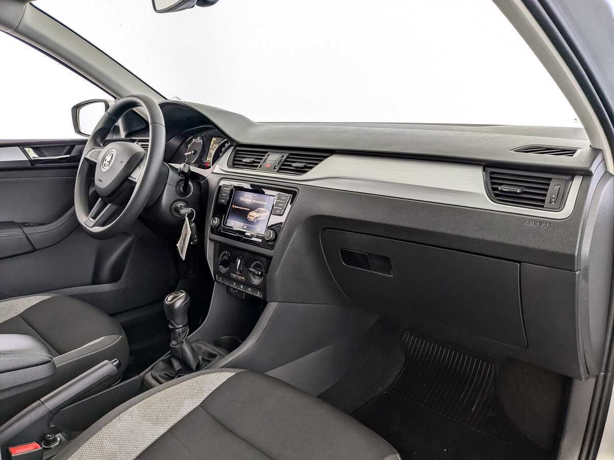 Купить Skoda Rapid с пробегом. Фото: #8