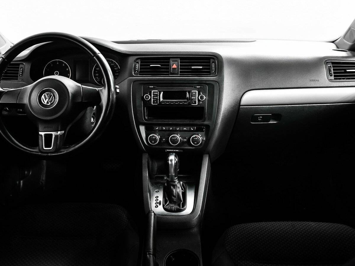 Купить Volkswagen Jetta с пробегом. Фото: #10