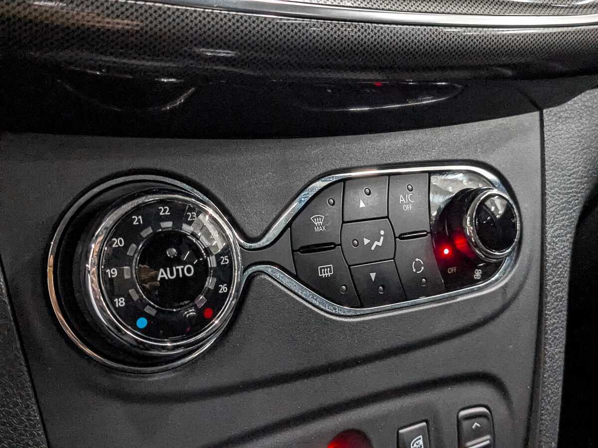 Купить Renault Sandero с пробегом. Фото: #18