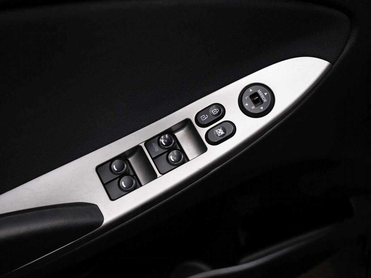 Купить Hyundai Solaris с пробегом. Фото: #22