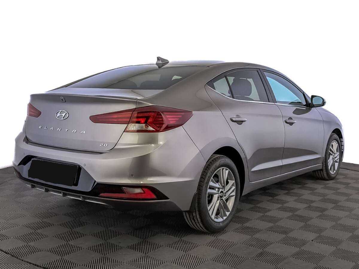 Купить Hyundai Elantra с пробегом. Фото: #4